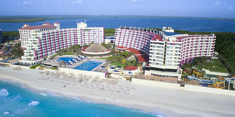 foto de hotel de crown cancún