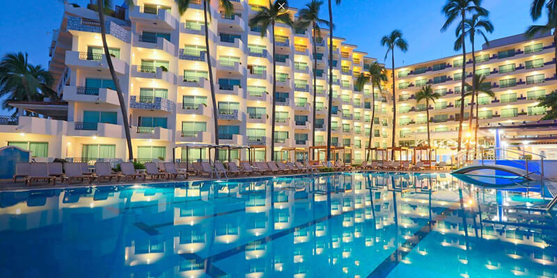 foto de fachada de crown golden puerto vallarta